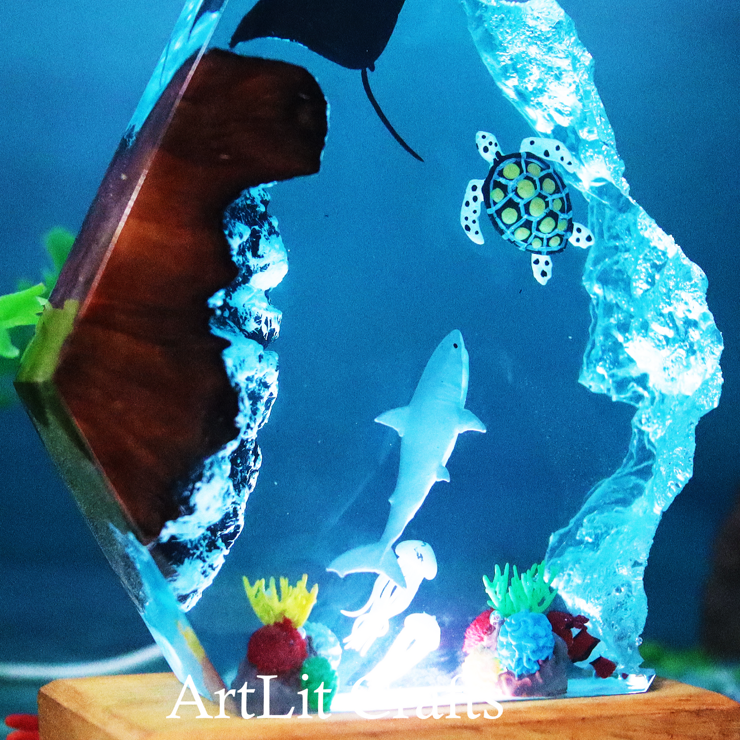 close up marine life epoxy resin lamp detail