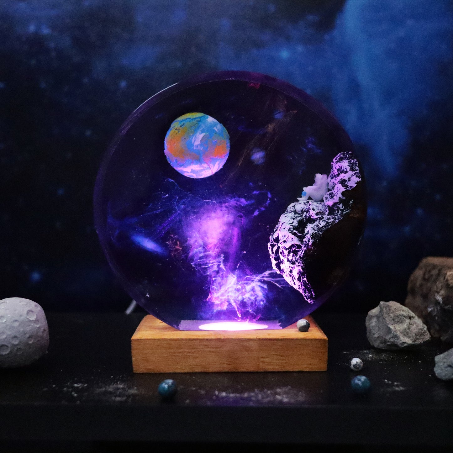 Epoxy Resin Astronaut Lamp – Space LED Light