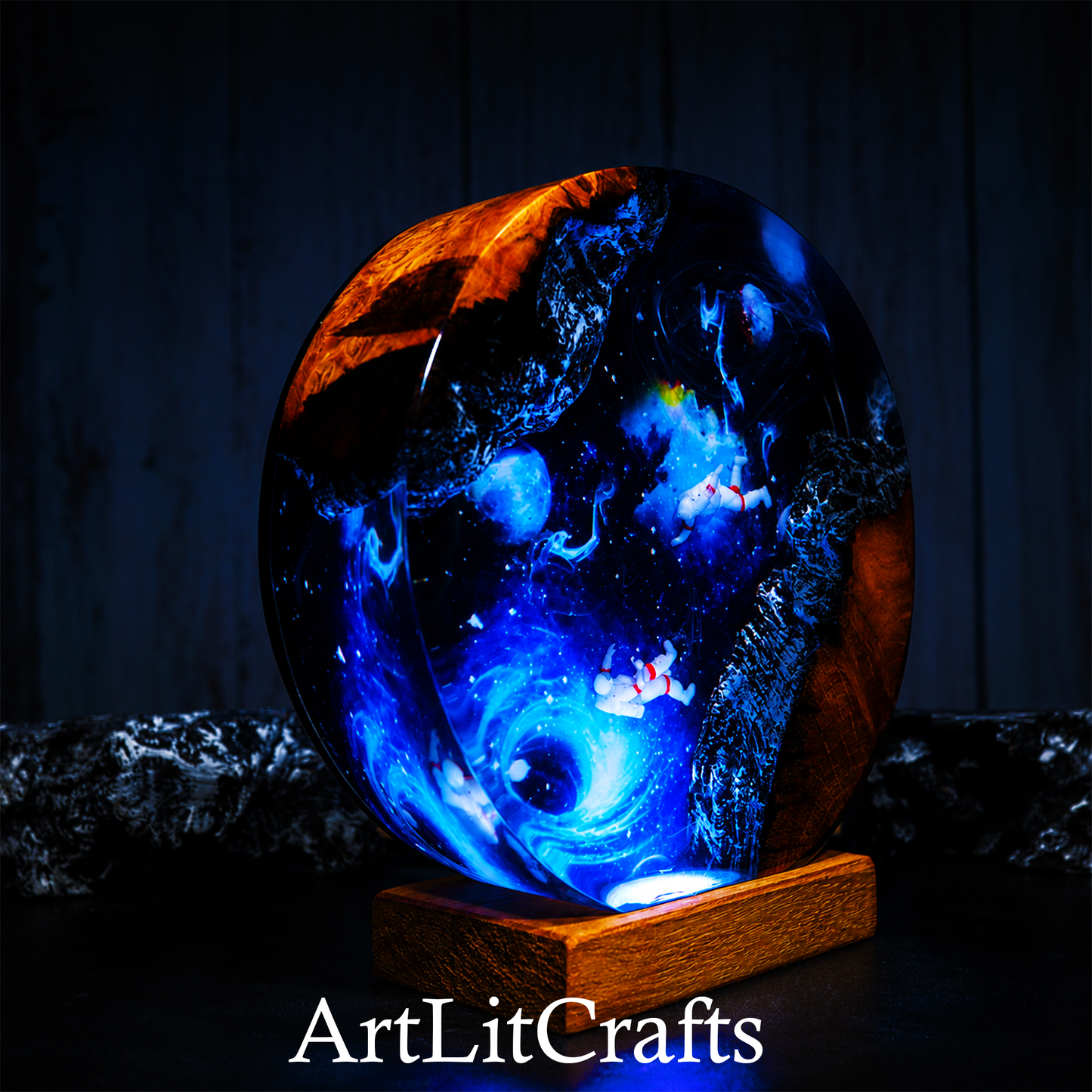 Unique astronomy-inspired LED desk lamp