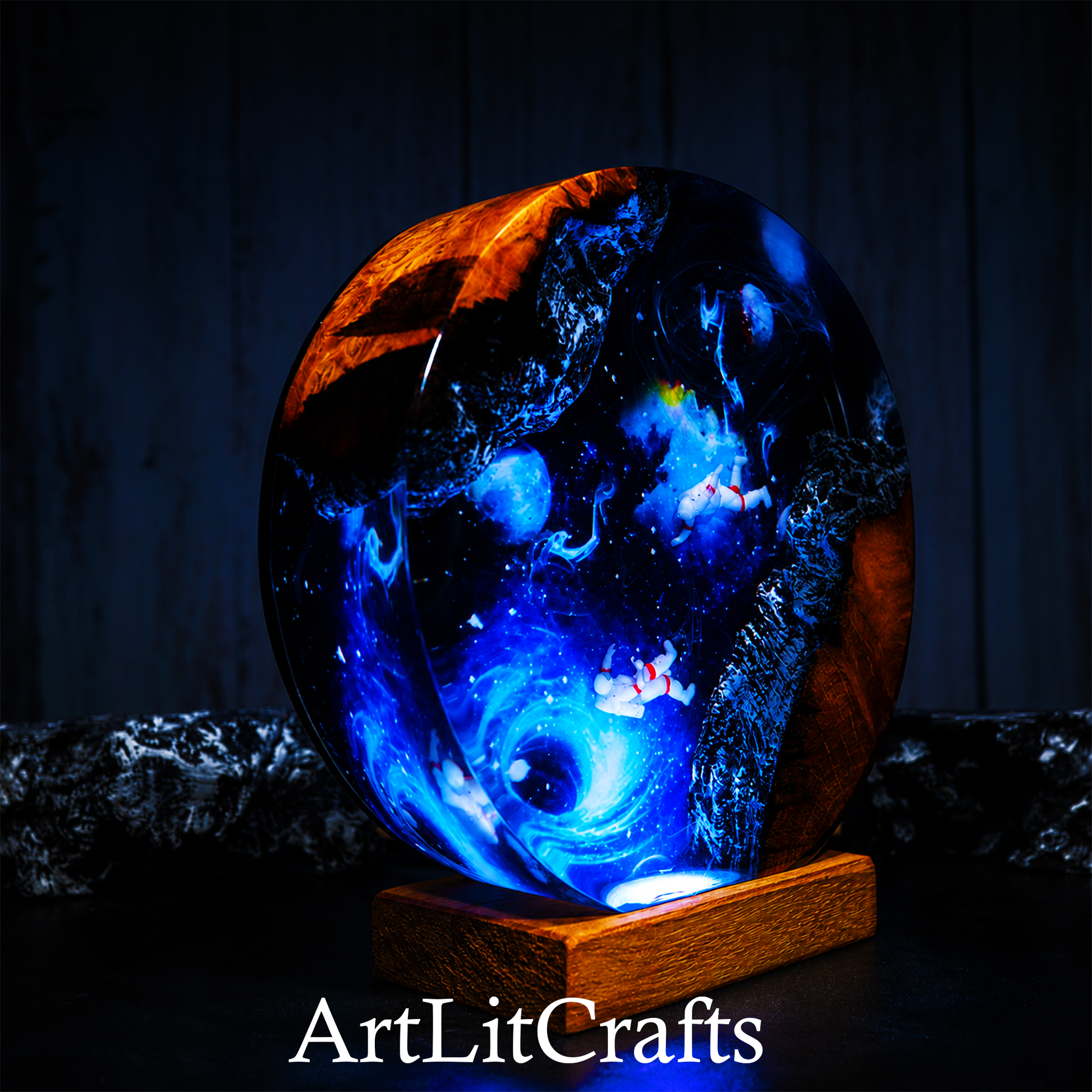 Unique astronomy-inspired LED desk lamp