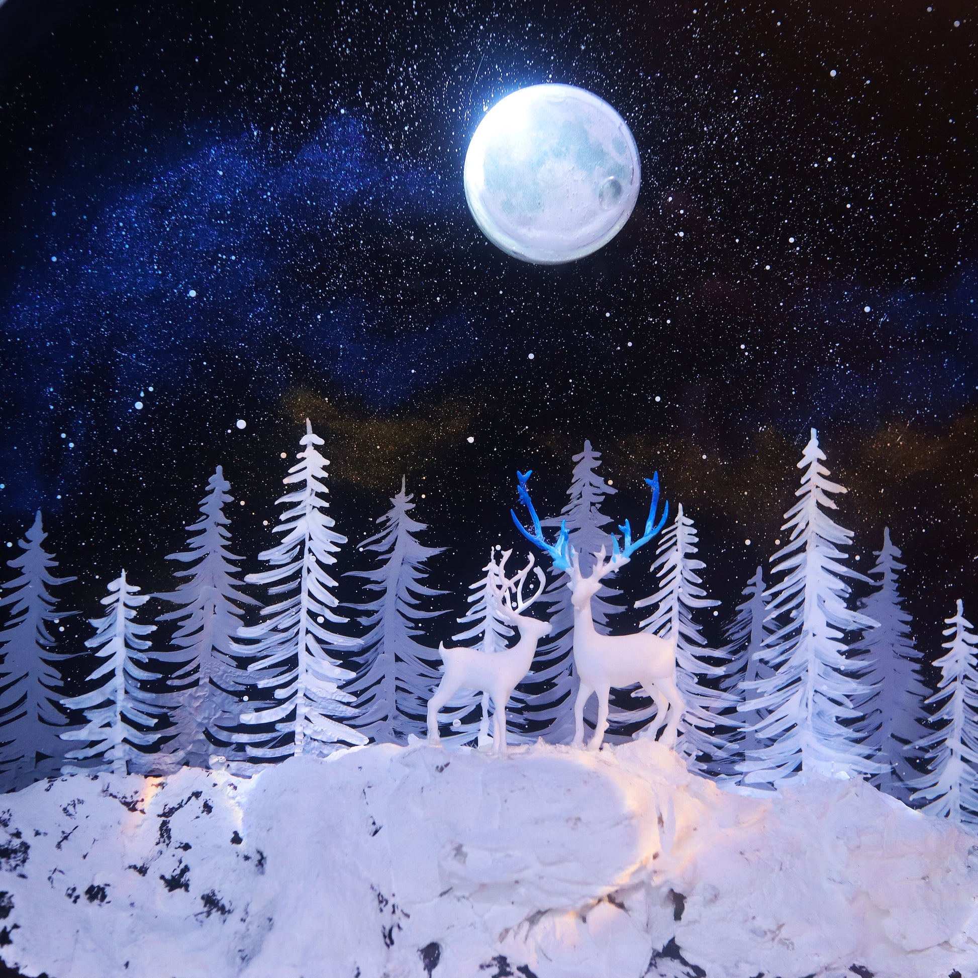close up deer and forest epoxy resin lamp detail