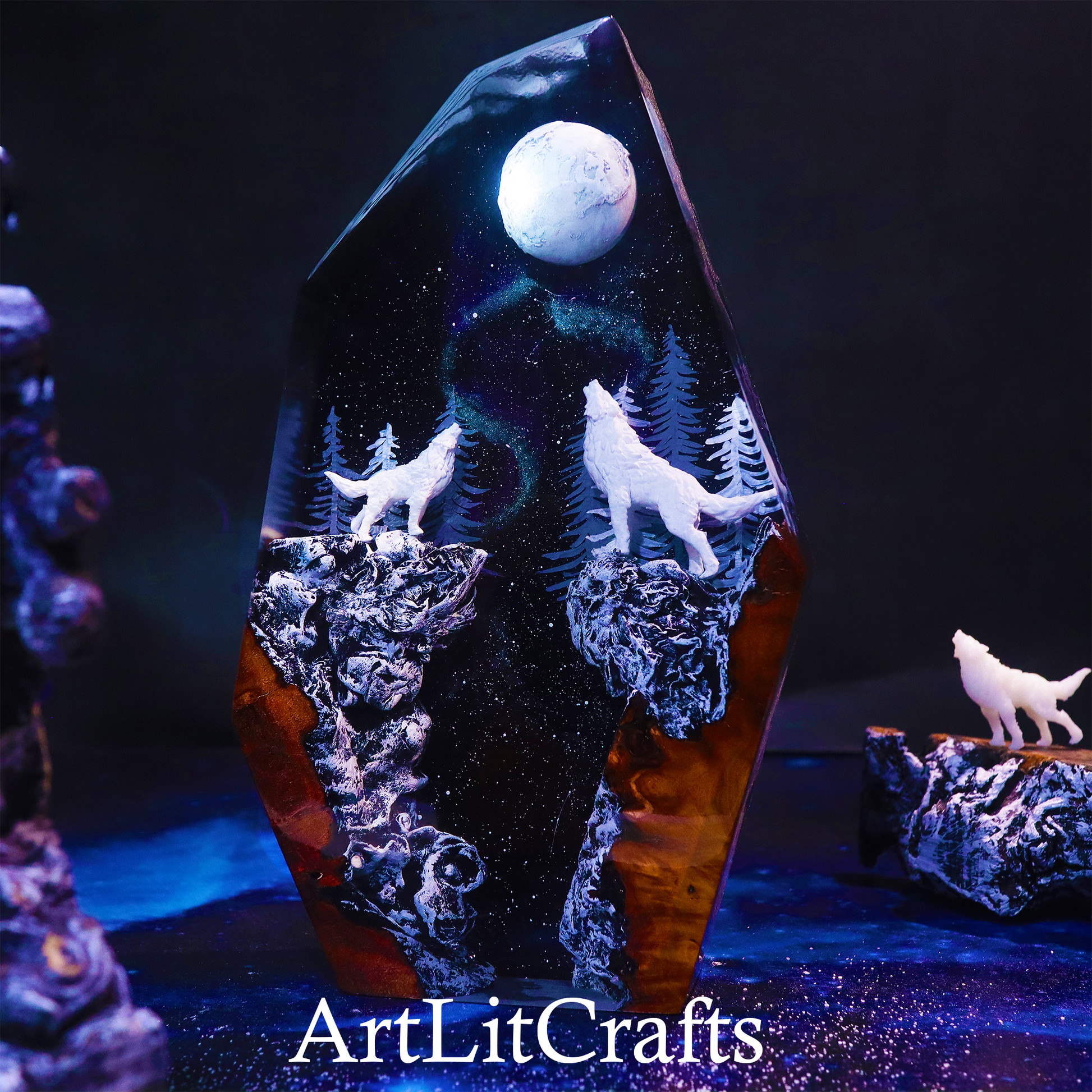 wolf resin lamp RGB lighting color variation